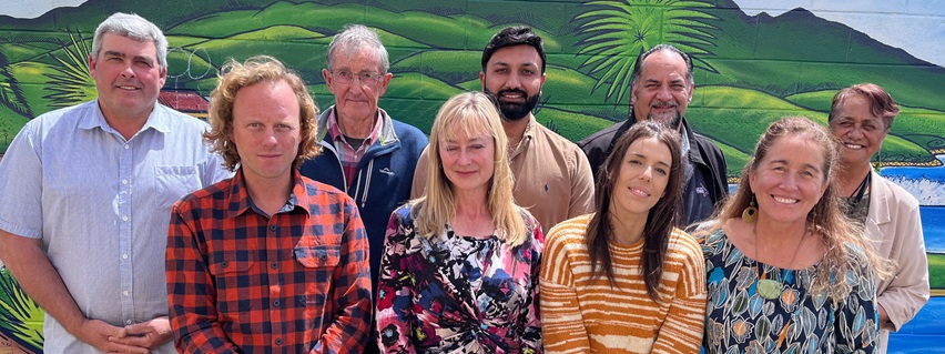 Photo of the members of the Raglan Community Board and Waikato District Mayor.